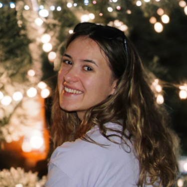 Frau Laura Brinkschröder
